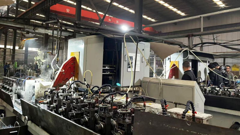 Soudeuse haute fréquence à semi-conducteurs pour tubes Bundy TENYES